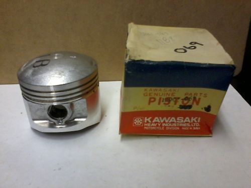 NOS Kawasaki Piston KZ400 13001 069  