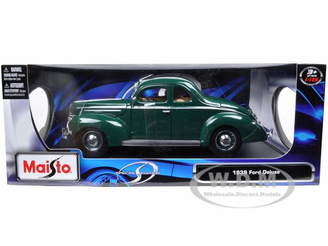 1939 FORD TUDOR DELUXE GREEN 1/18 DIECAST MODEL CAR  