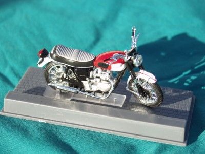 TRIUMPH T120 BONNEVILLE 1967 MOTORCYCLE DIECAST MODEL  