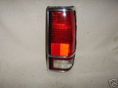 1982 93 CHEVROLET S10 S15 GMC SONOMA Tail Light B27 120  