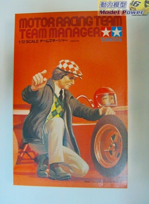   12 MOTOR RACING TEAM MANAGER FIGURE Ferrari Lotus Studio 27 F1  