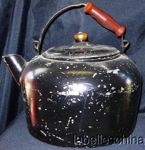 Very Large Old Kettle   Bakelite handle  