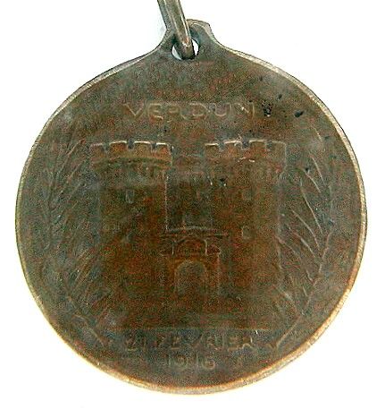 MEDAILLE VERDUN, ON NE PASSE PAS signée Vernier. Bronze . 21 février 