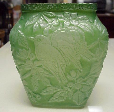 PHOENIX CONSOLIDATED MARTELE CHICKADEES VASE **  