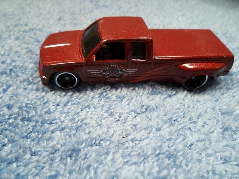 HOT WHEELS 1997 CUSTOMIZED C3500 MAROON DIECAST TRUCK   