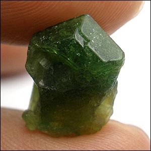 90ct NATURAL GREEN TSAVORITE GARNET ROUGH  