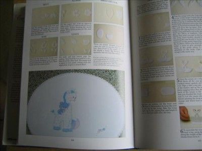 Cake Decorating, A Step by Step Guide, Elaine MacGregor, HCDJ, 1986 