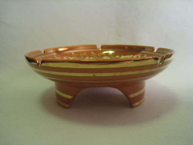 VEE JACKSON San Gabriel, California Art Pottery Ashtray  