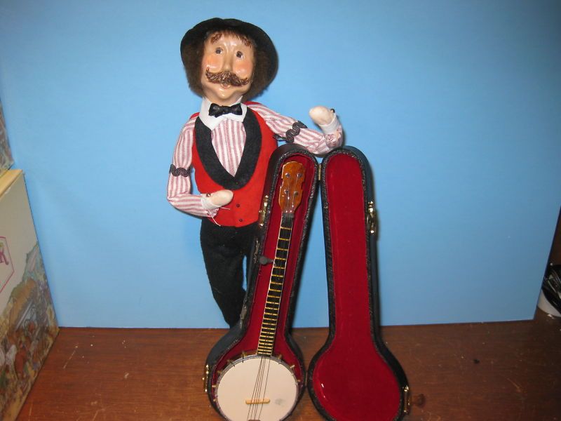 Byers Choice 1999 Excl Man with Banjo  