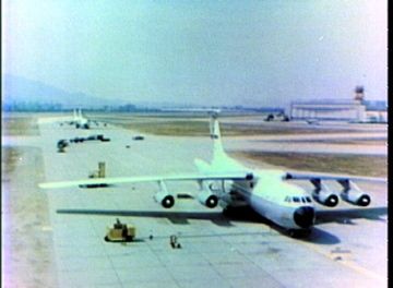 141 Starlifter MAC airlifts Hawaii to Pleiku Vietnam  