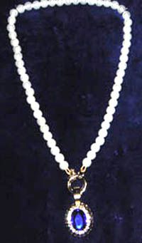 FAUX PEARL 18 NECKLACE W/ INTERCHANGEABLE GEMS STONES  