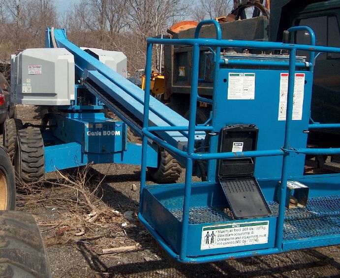 Used 1997 Genie S40 Boom Man Lift 500# @ 40ft  