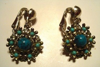 Vintage TURQUOISE & SILVERTONE DANGLE CLIP ON EARRINGS  