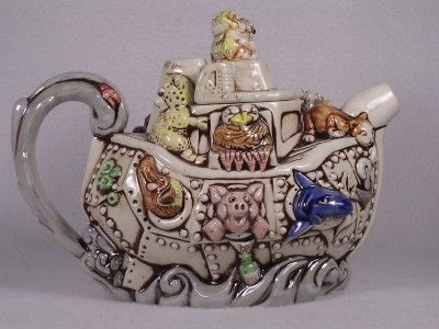 Harmony Kingdom / Cardew YT42HK LE Teapot #1943  