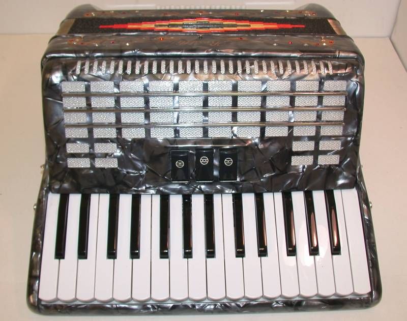 features rosetti piano accordion key of c italian style decorations