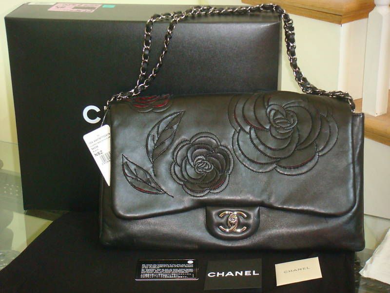 BNWT 100% AUTH. Chanel Tweed Petals Flowers BLACK Flap  